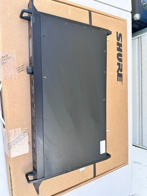 Shure ULXD4Q Quad-Channel G50 Band Digital Wireless Receiver 470-534 MHz