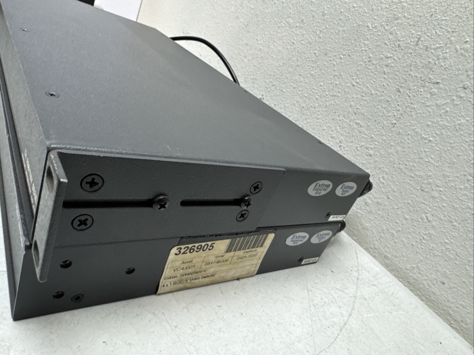 2 Extron DA RGB/YUV Series Wideband Distribution Amplifier DA6 RGBHV / SW4