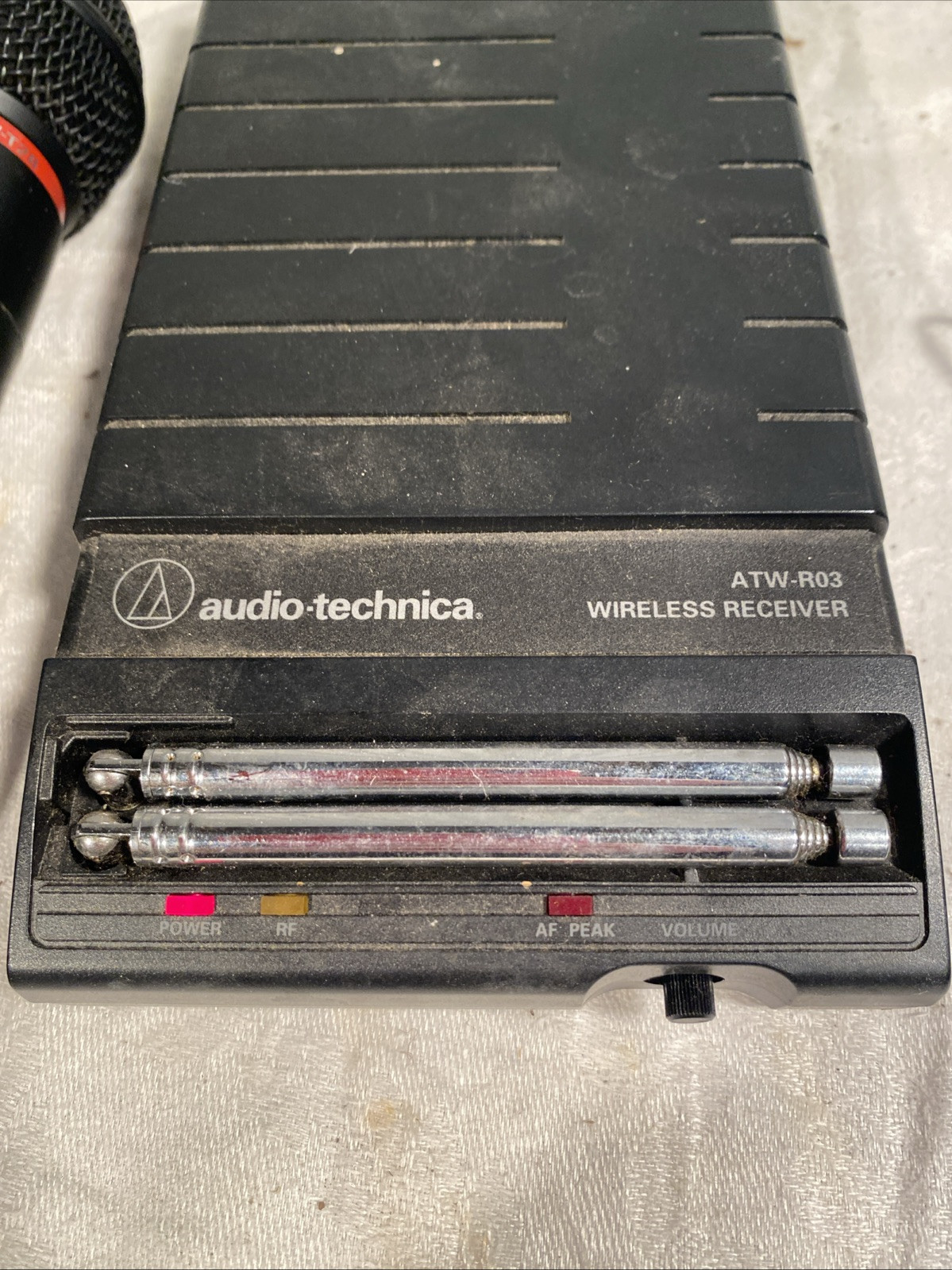 Audio-Technica ATW-R03 Wireless Receiver ATW T27 Transmitter ATW T28 Microphone