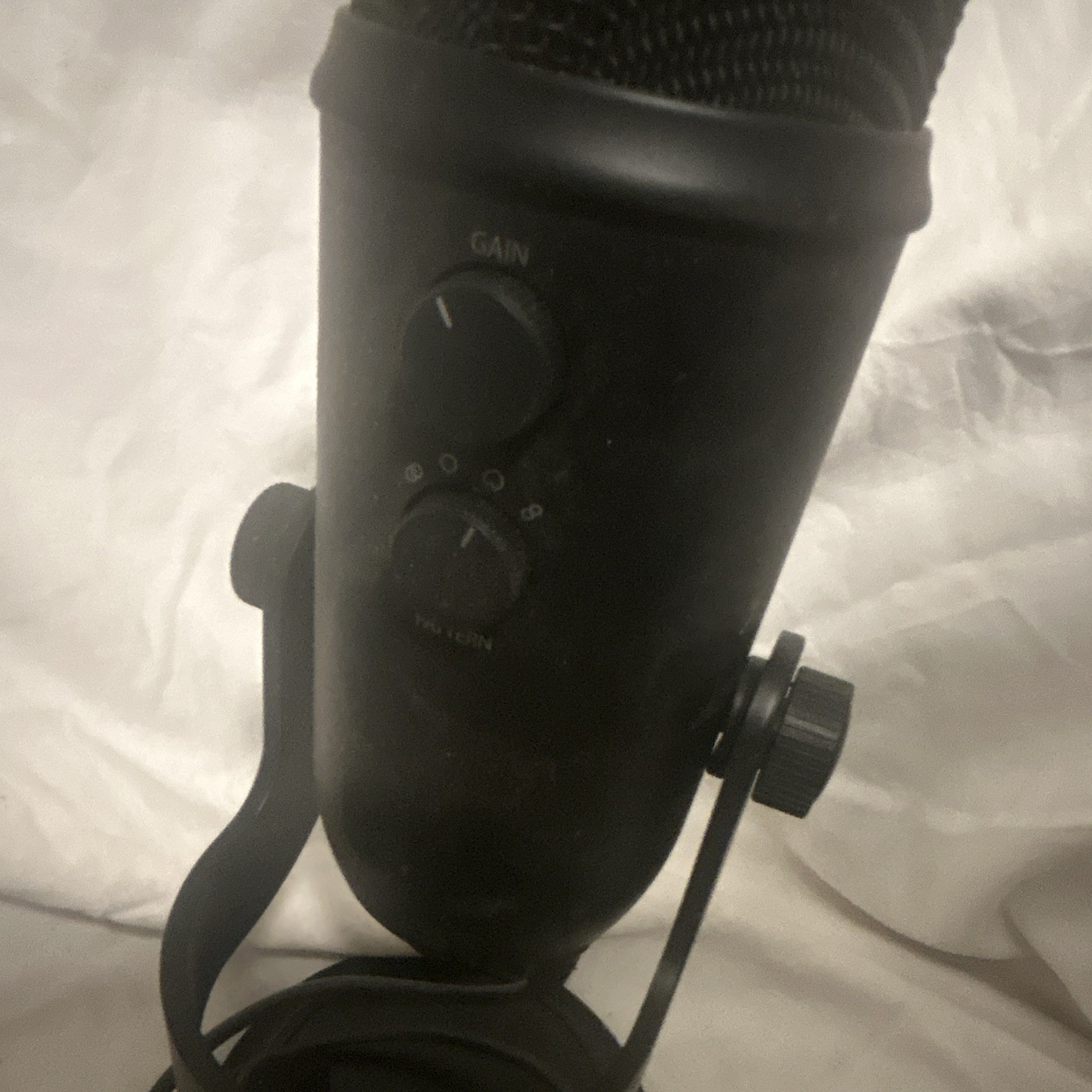 Blue Yeti USB Wired Desktop Condenser Microphone w/ Stand, Mute/Gain, Black