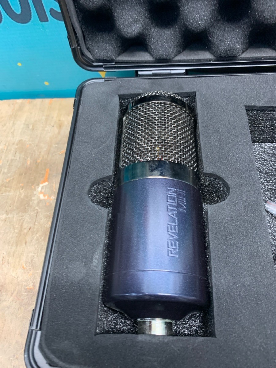 MXL Revelation FET Mini Mic Classic Tube Warmth, 3-Stage Pad, (E10048528)