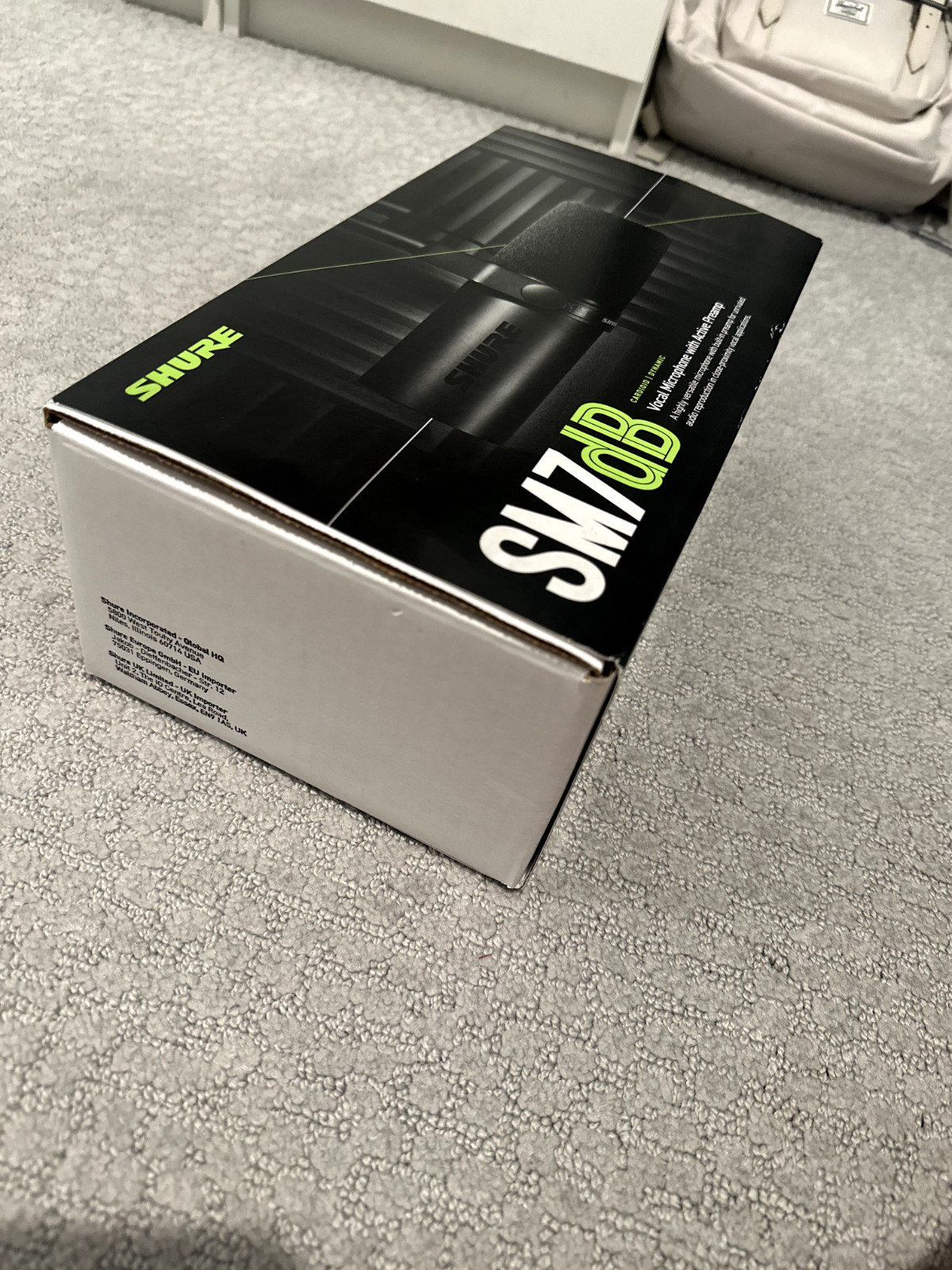 Shure SM7DB Active Dynamic Cardioid Vocal Microphone with Built-in Preamp