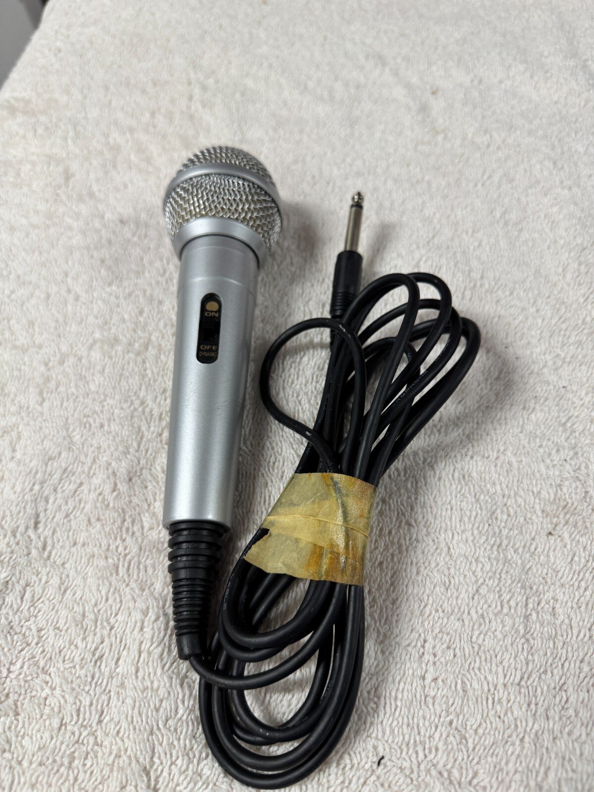 UNBRANDED WIRED MICROPHONE – USED!!!
