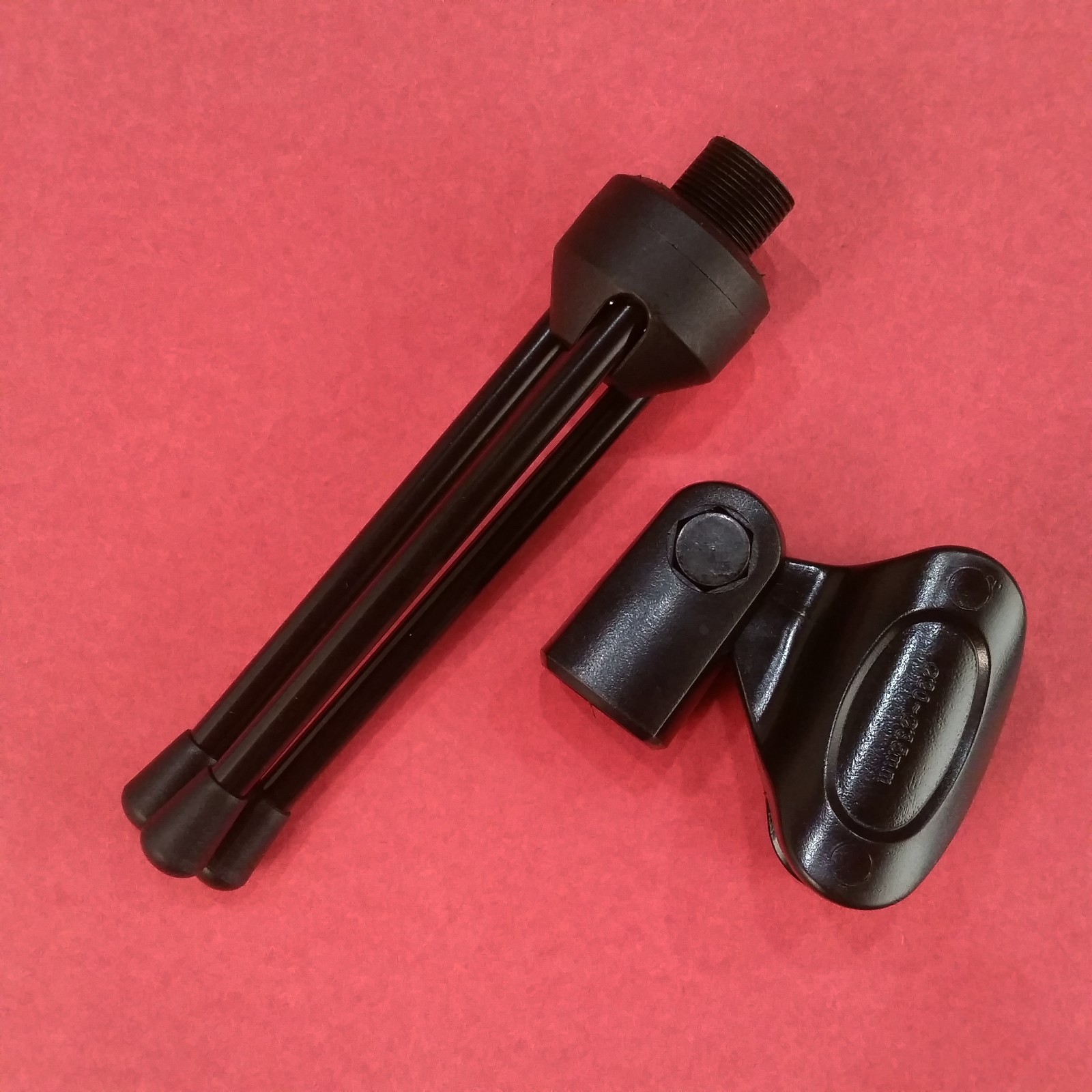 Black Metal Dynamic Microphone XLR Cable Connector 3.5mm 1/8″ Plug Stand Holder