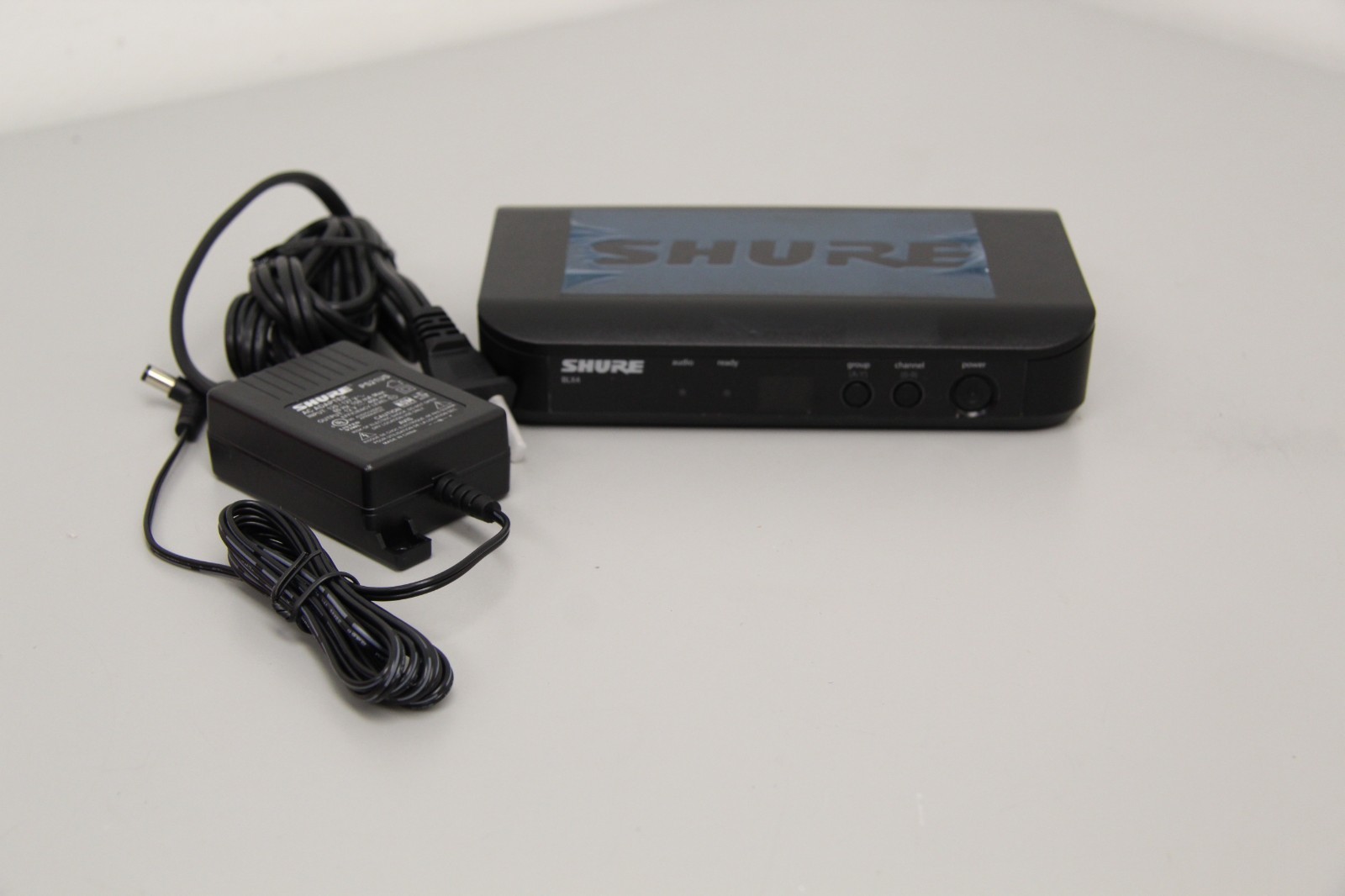 Shure BLX4 J10 584-608MHz Wireless Receiver With Power Adapter