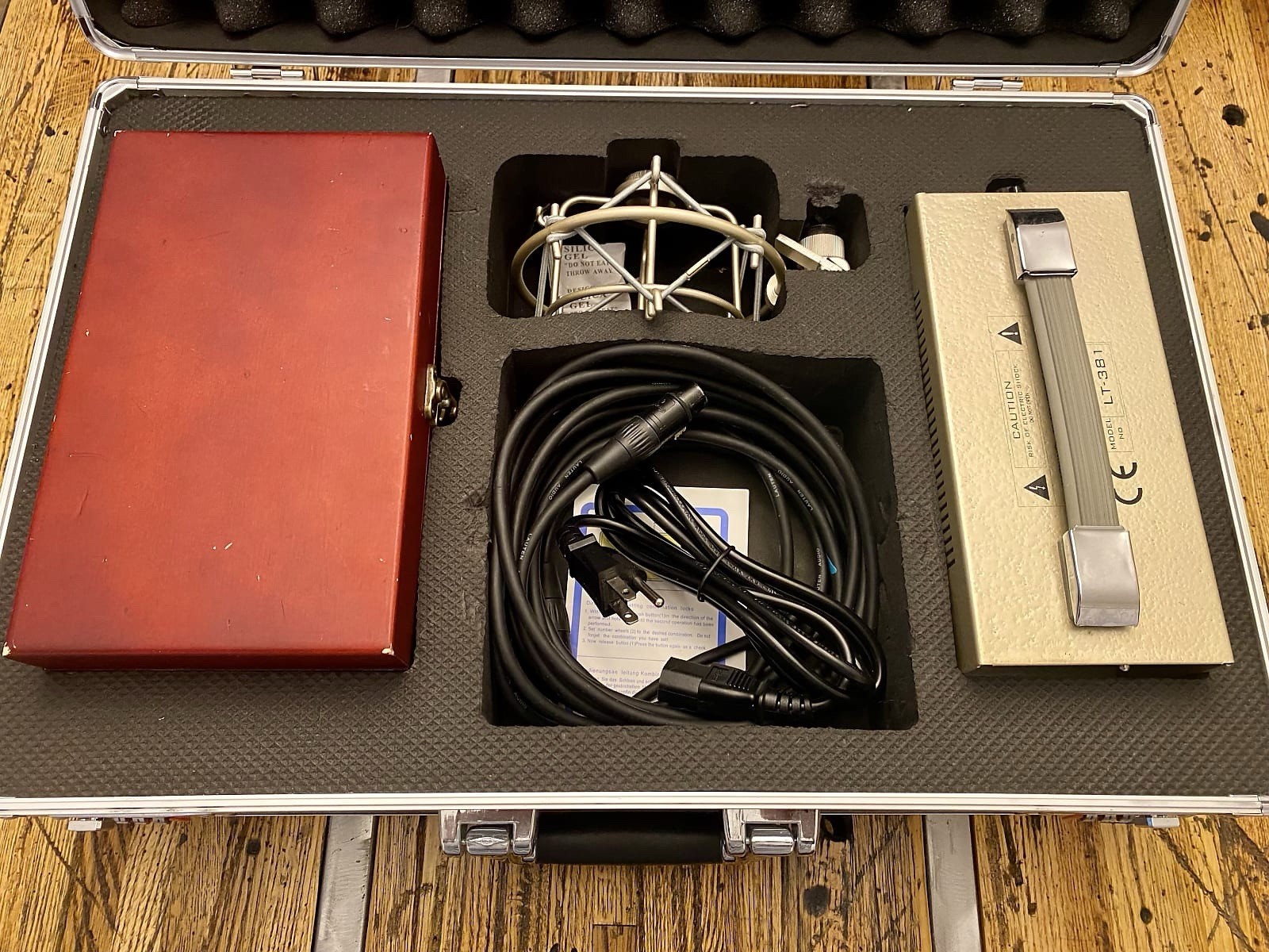 Lauten Audio LT-381