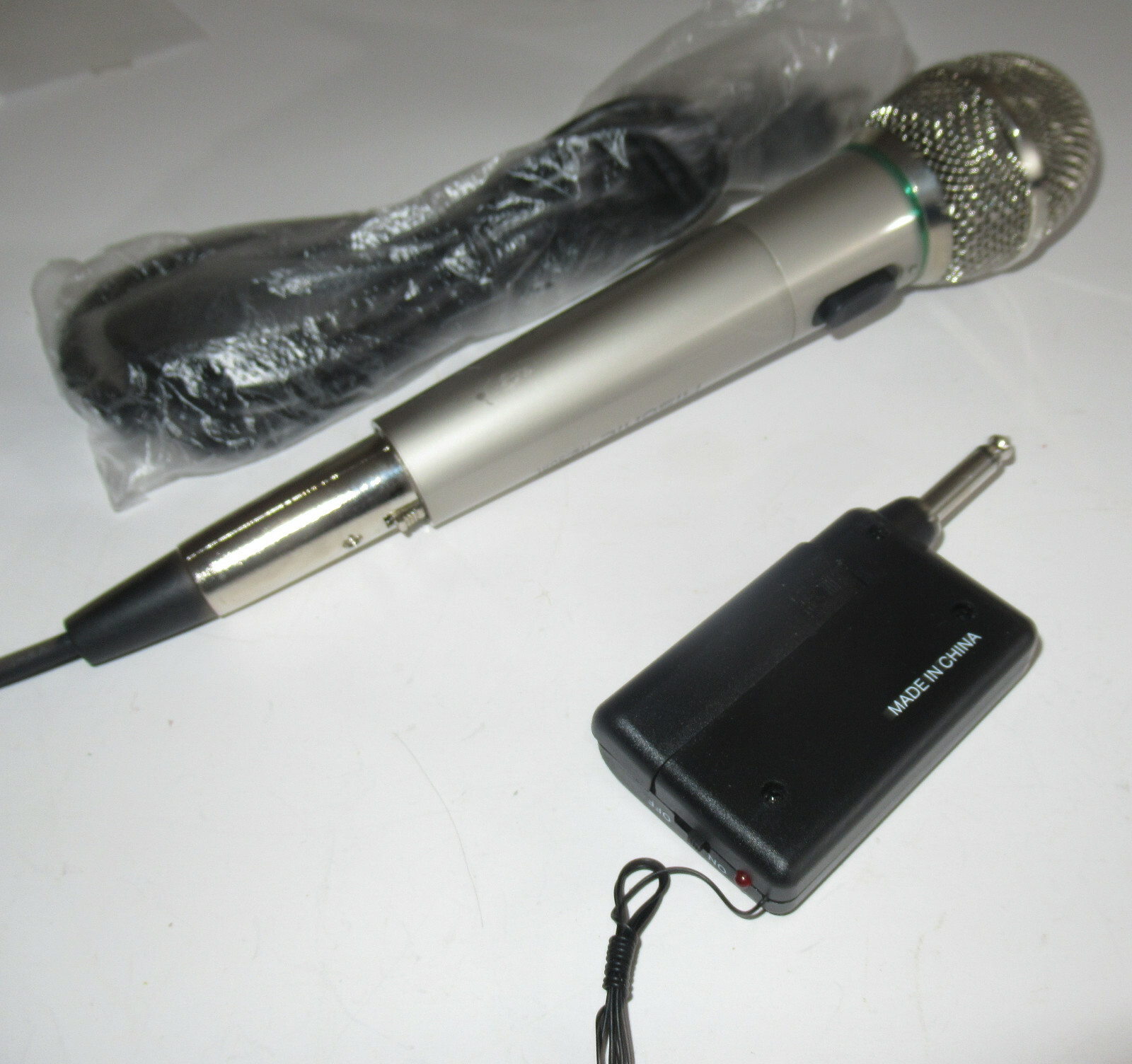 HISONIC HS-308L WIRELESS MICROPHONE W/CABLE & RECEIVER – B2