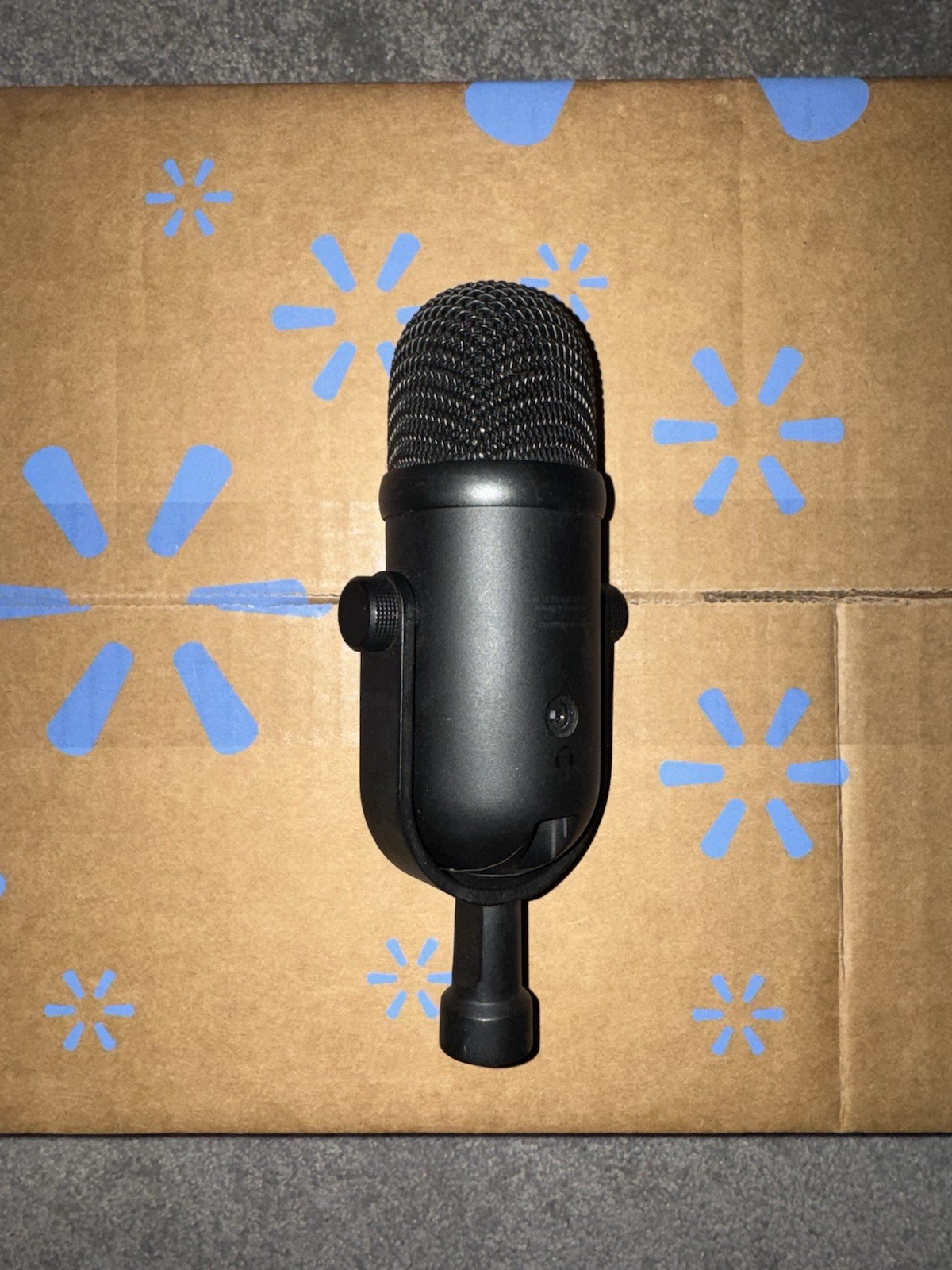 Razer Seiren X USB Desktop Microphone Black Mute Switch Adjustable Gain