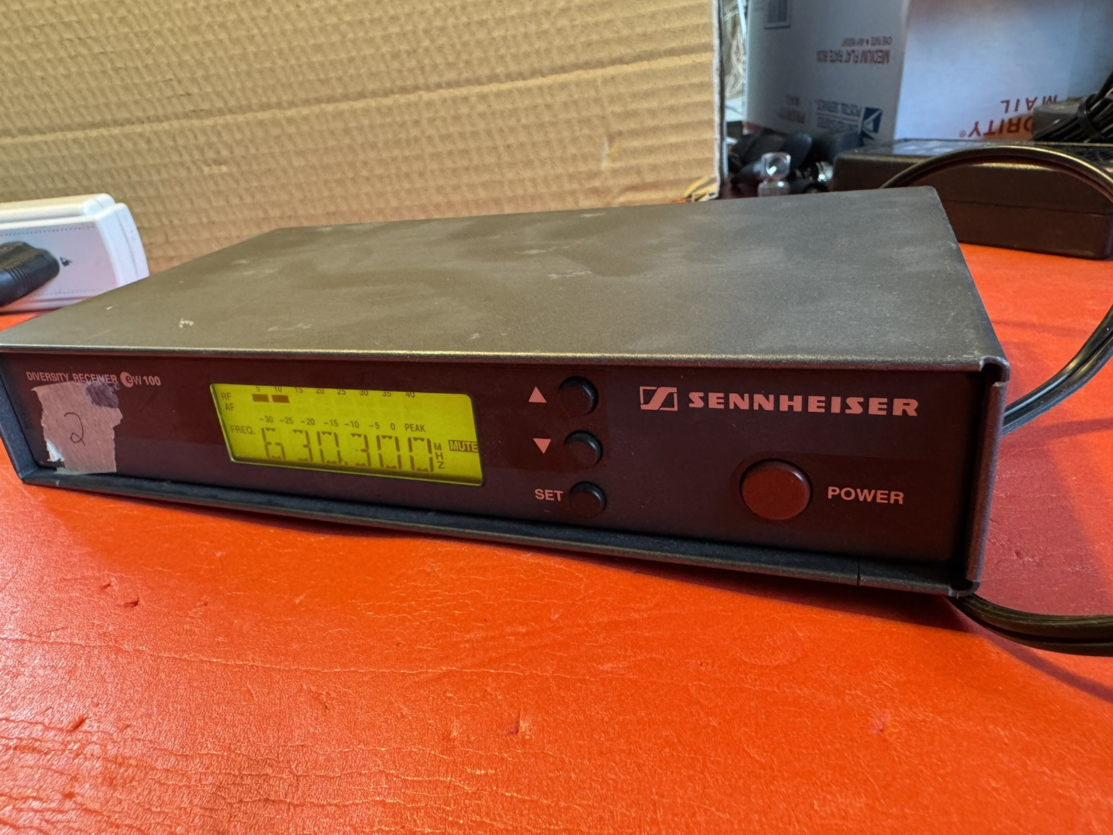 Sennheiser EW100 EM100 True Diversity Wireless Receiver 630-662MHz – 005. Notes