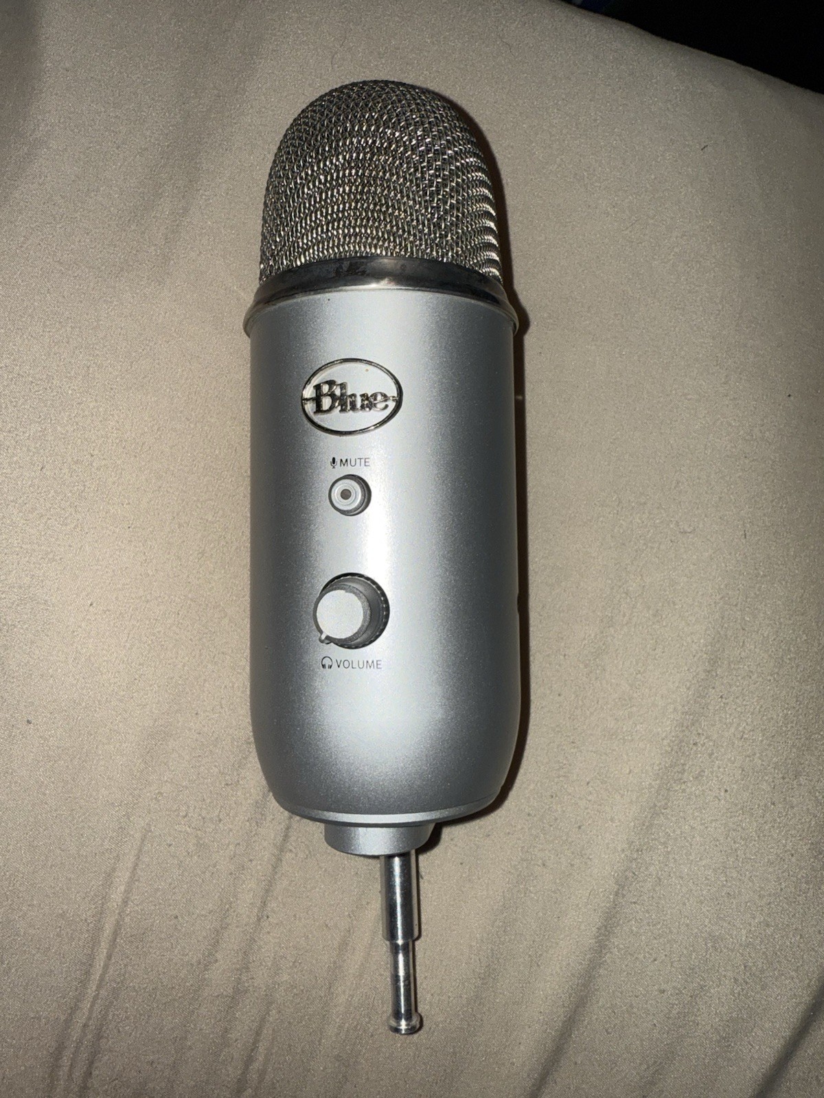 Blue Yeti USB Microphone – Platinum Yeti (Mini-USB) 2010s
