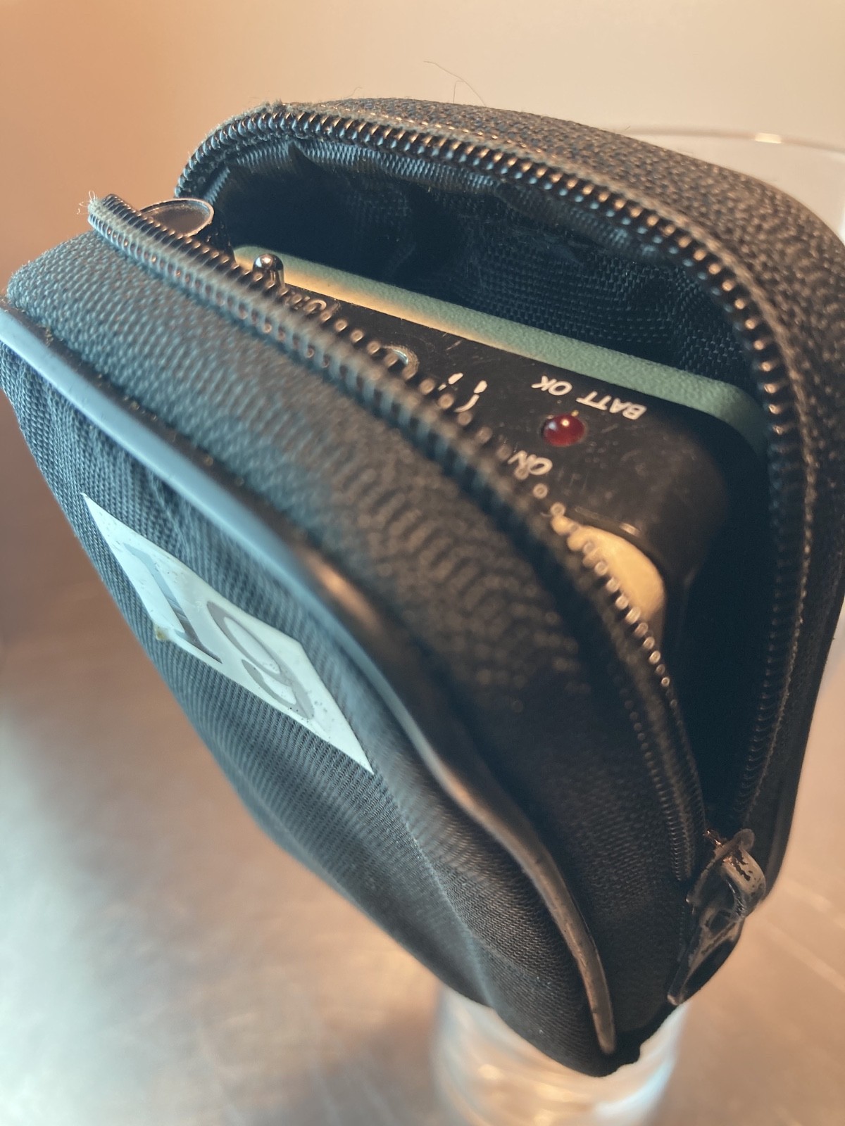 COMTEK PR-72B PERSONAL RECEIVER AND CASE Channel A [Clean]
