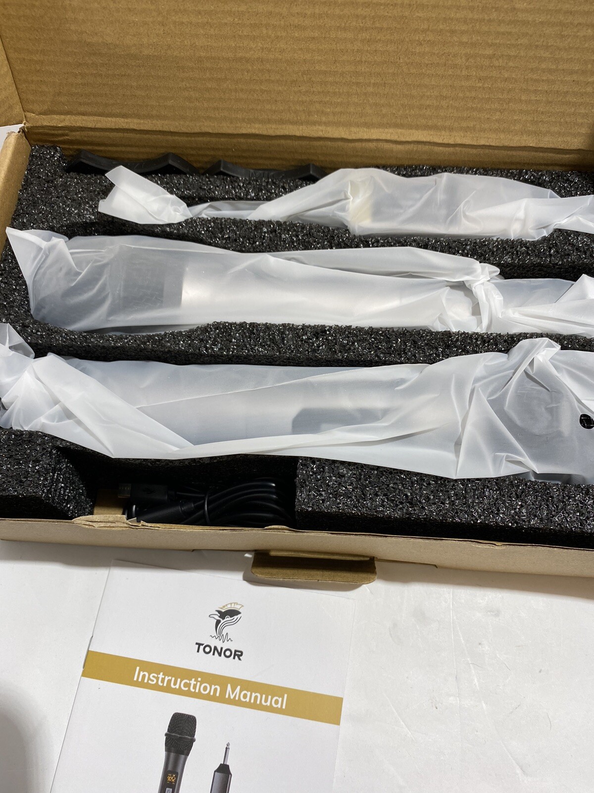 Metallic Wireless Microphone with Rechargeable Receiver,200ft (TW-630)