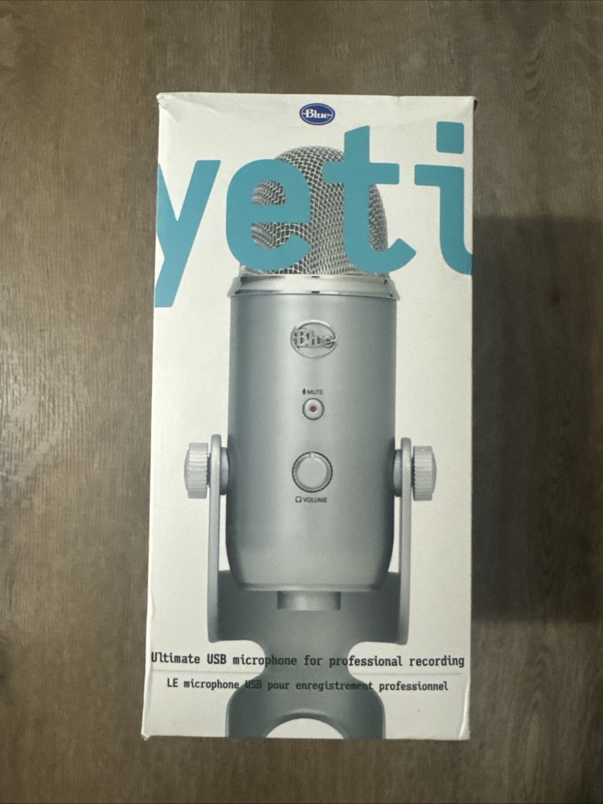 Logitech Blue Yeti Professional USB Condenser Microphone for PC/Mac