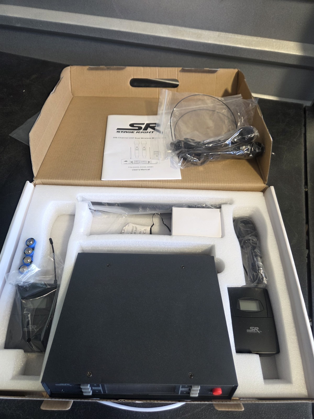 Monoprice 200-Channel UHF Dual Handheld Wireless Microphones System 262-ft Range