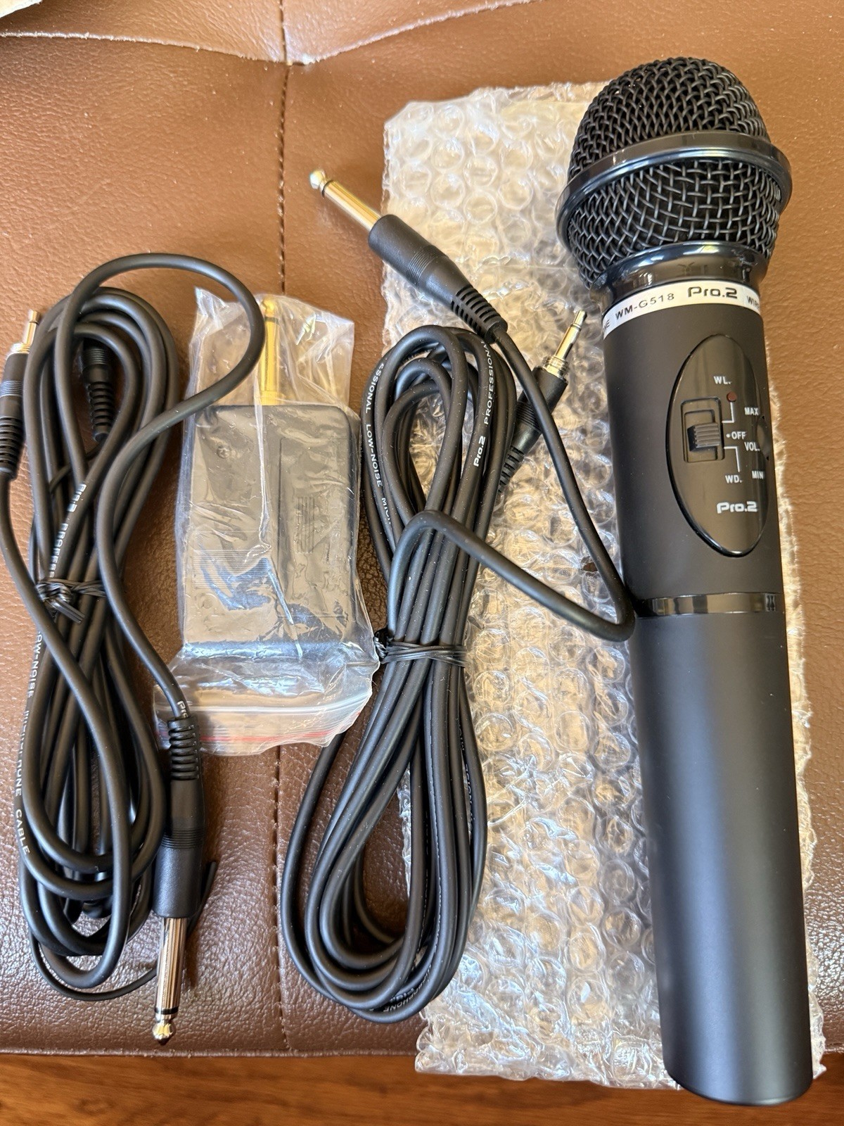 Pro.2 Wired & Wireless Microphone Model WM-518