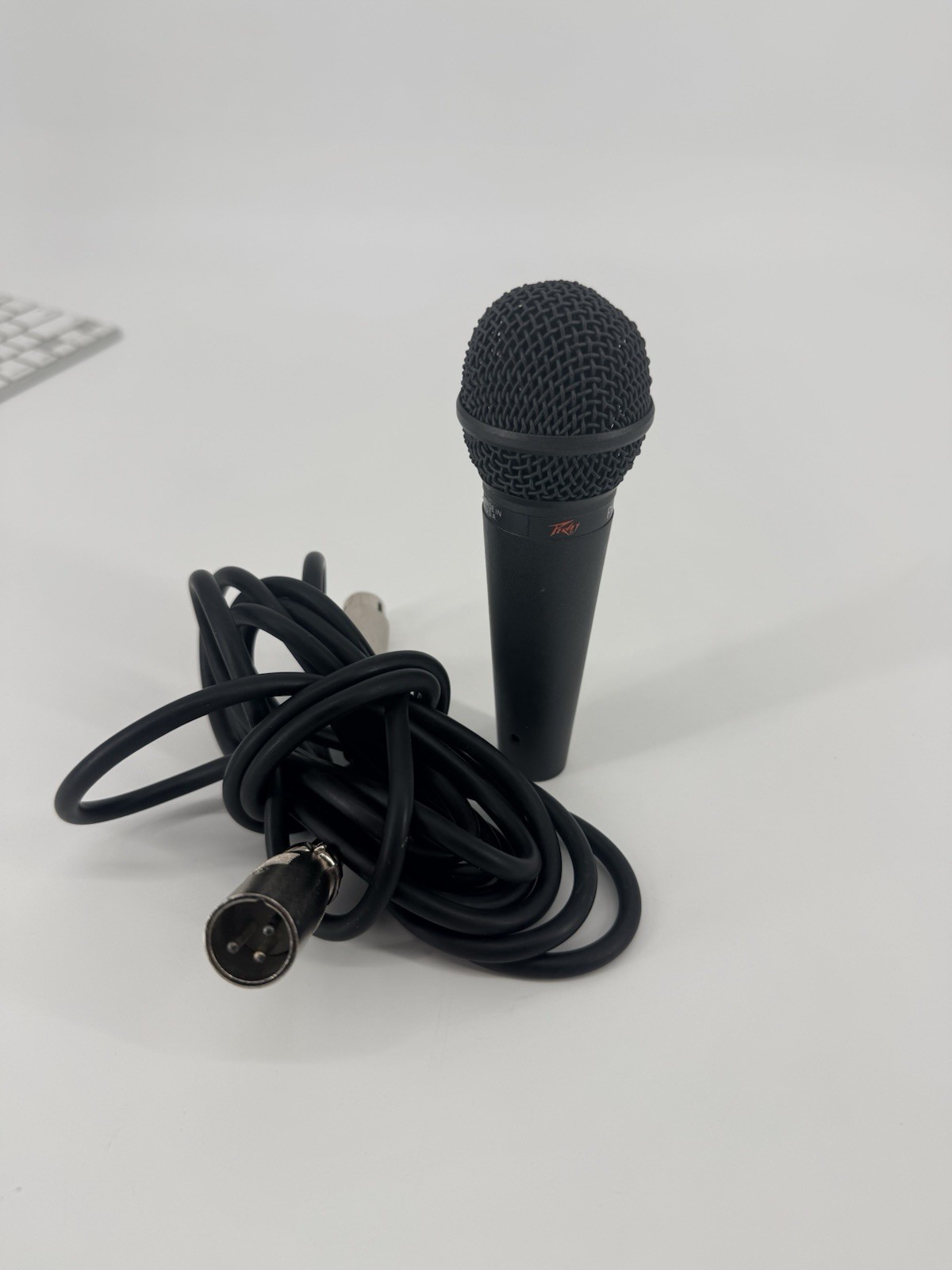 Peavey PVM 38 Cardioid Dynamic Microphone w/ XLR Cable – Made in USA