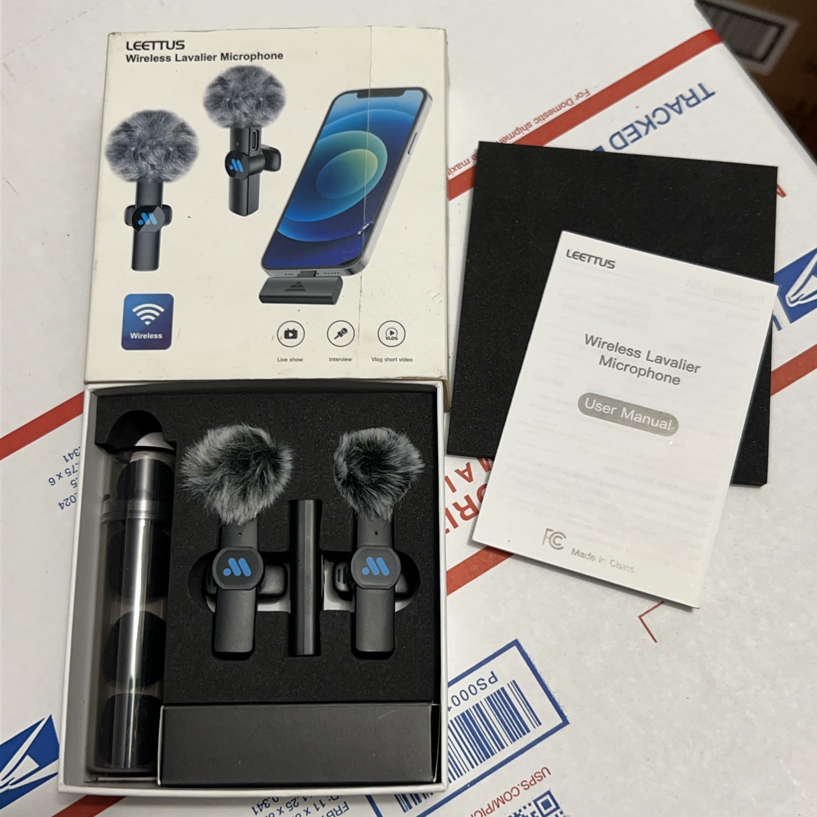 Leettus 2pcs Wireless Lavalier Microphone for iPhone iPad TikTok YouTube Vlog