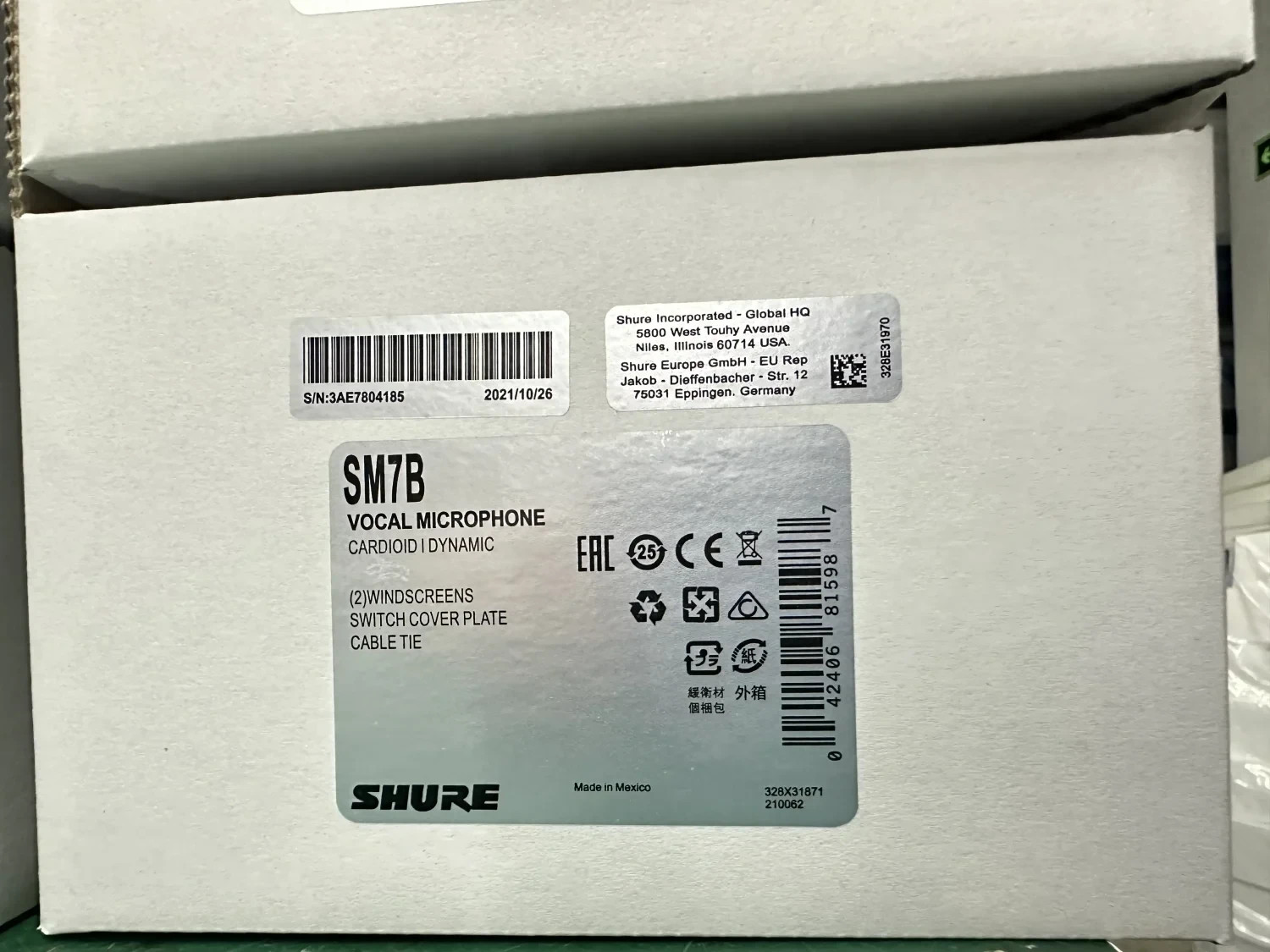 Shure SM7dB Dynamic Cardioid Vocal Microphone