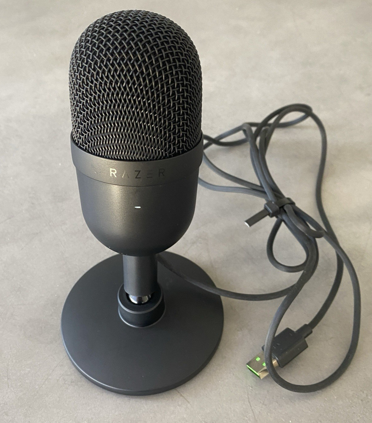 Razer Seiren Mini USB Condenser Microphone for Streaming and Gaming Black EUC