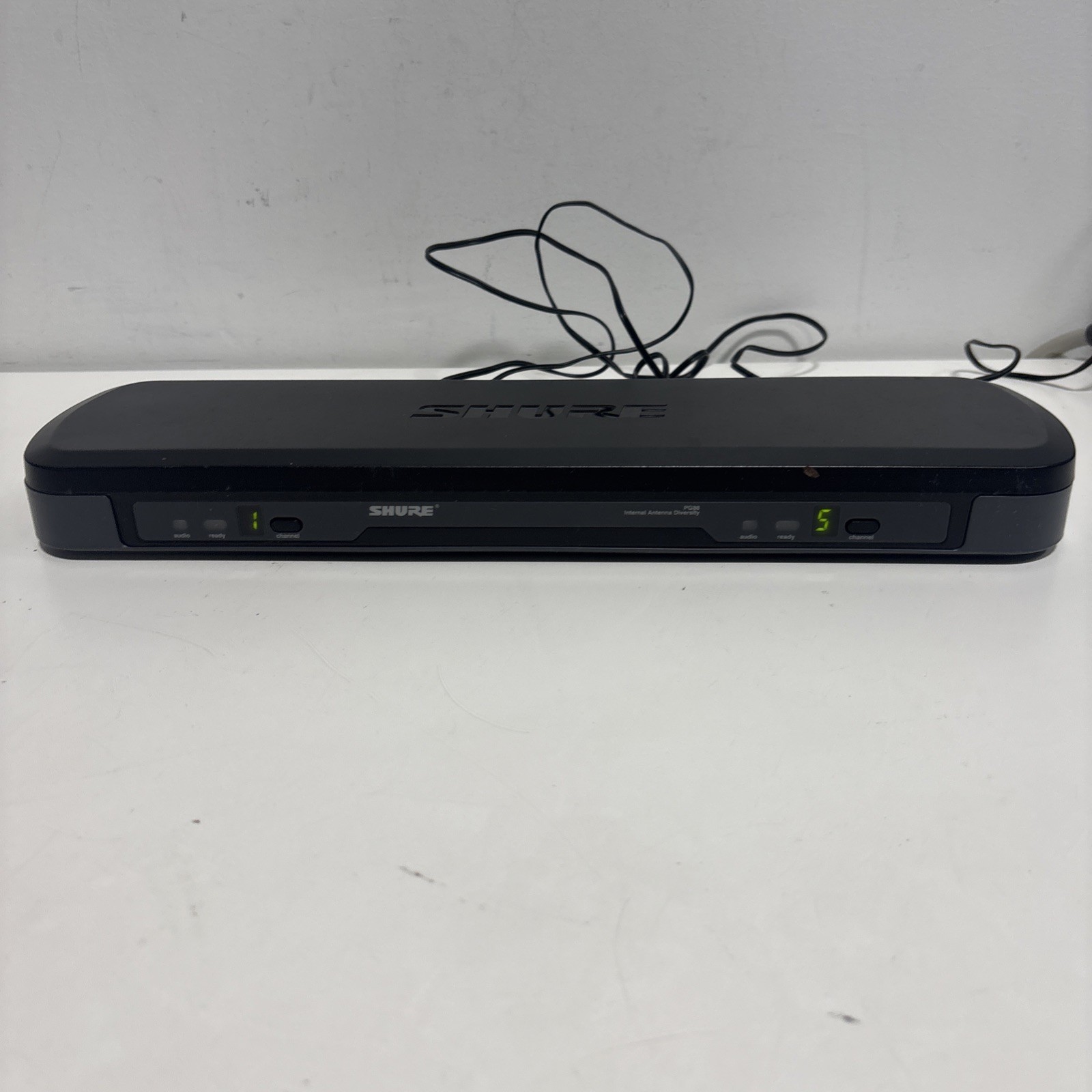Used Shure PG88 2-Channel Wireless Receiver (H7 Band/536-548MHz, RECEIVER ONLY)