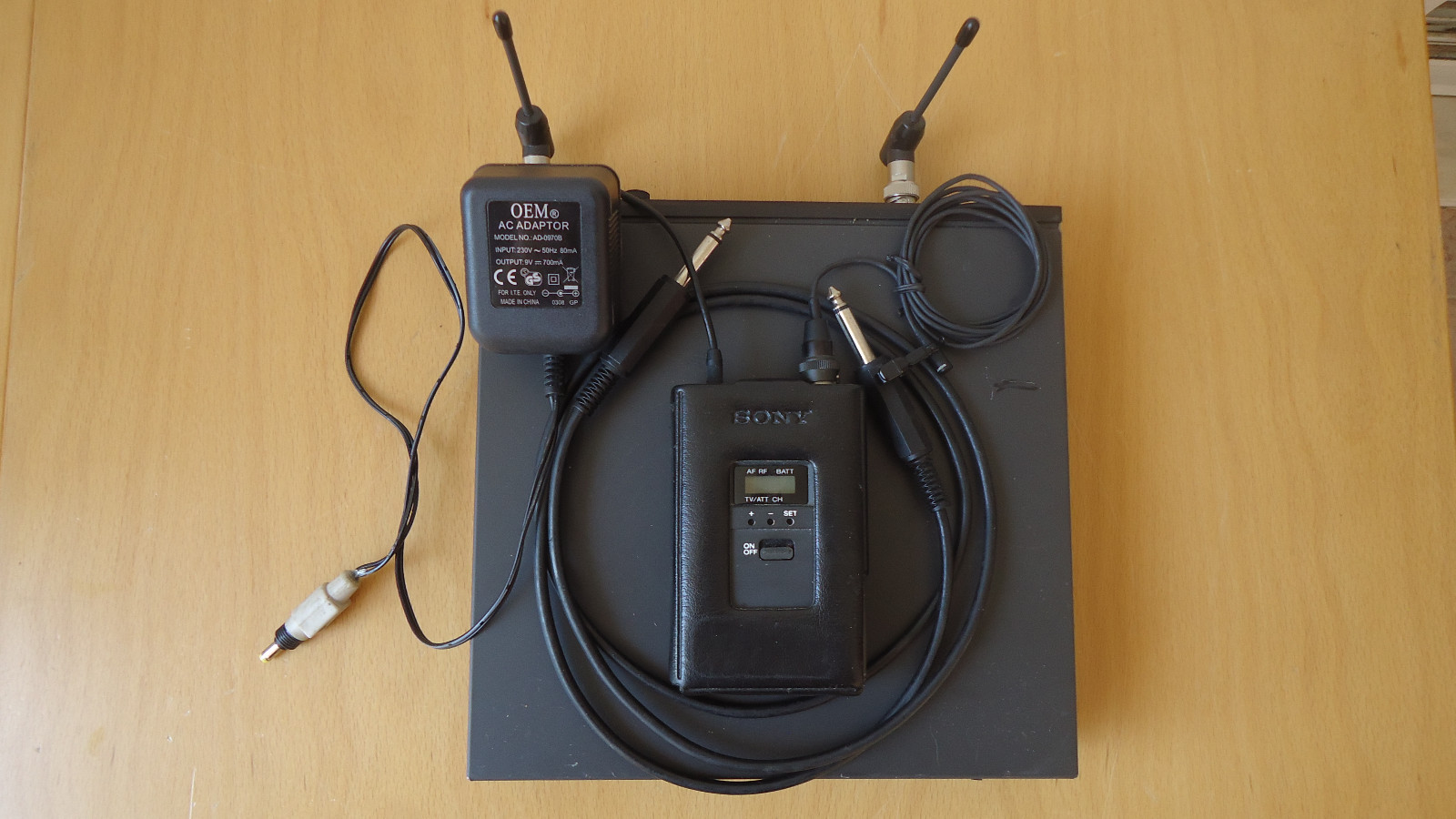 LOT OF SONY WRR-800A,WRT-820A & ECM-77BC (CH.68)
