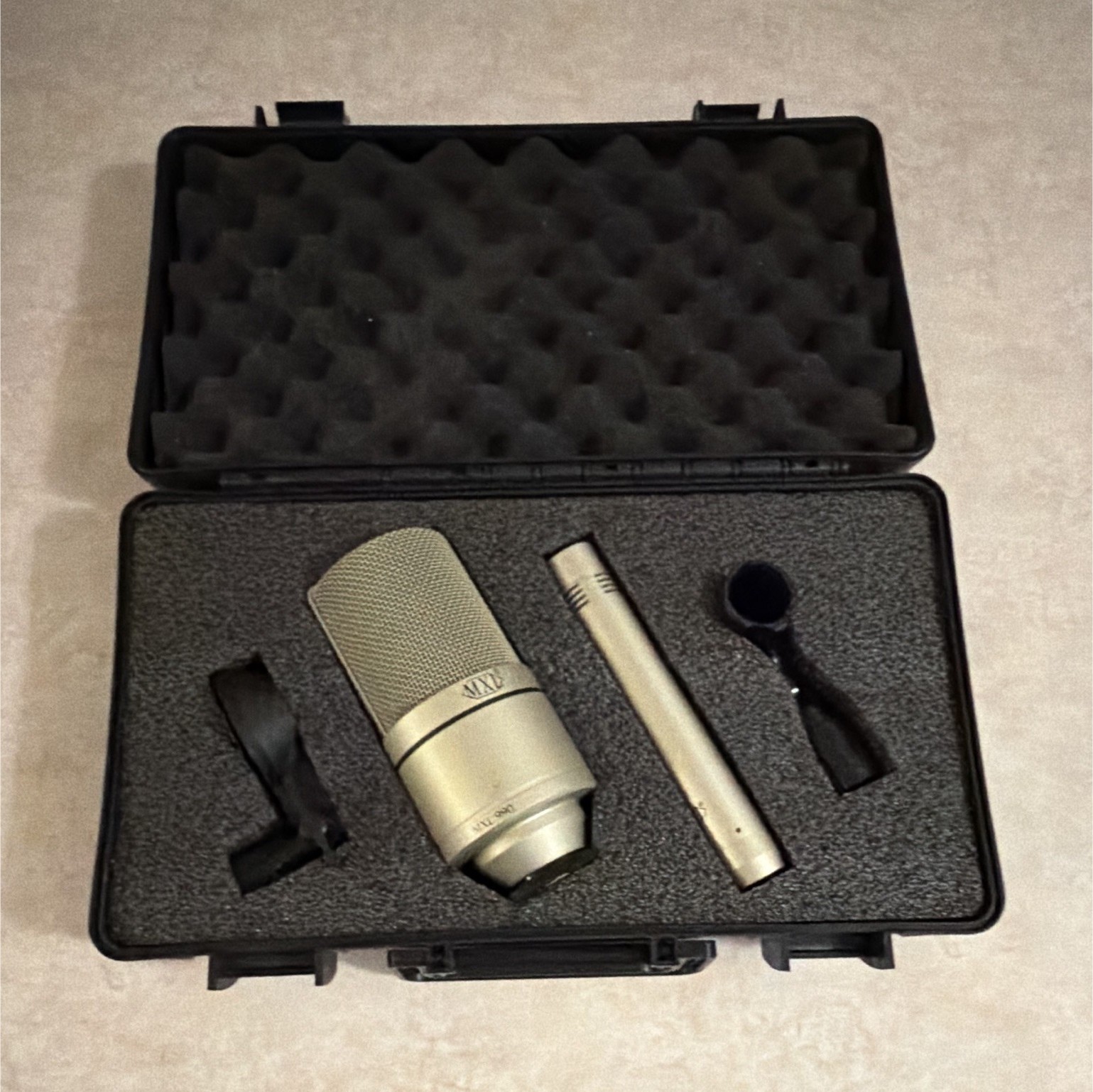 MXL 990/991 Condenser Wired Cardioid Studio Microphone Kit w/ Hard Case Silver