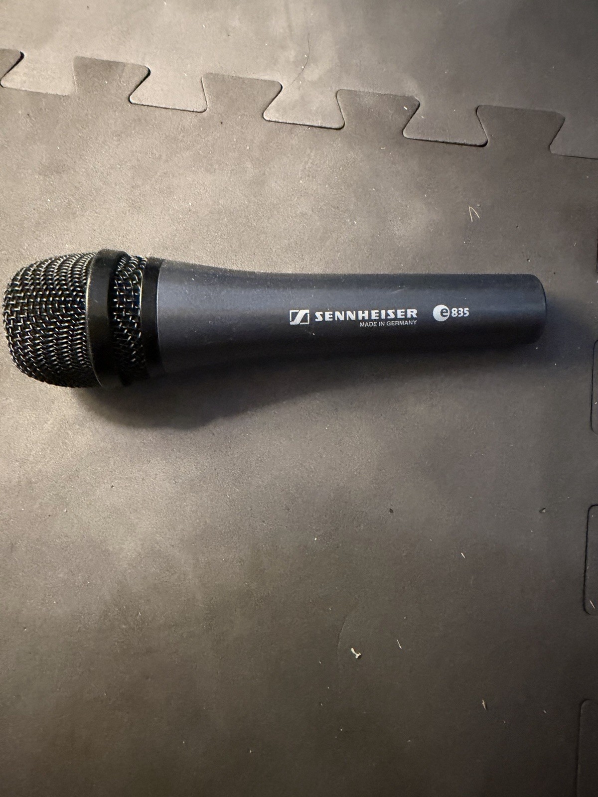 Sennheiser E835 Dynamic Wired XLR Professional Microphone (Mic only)