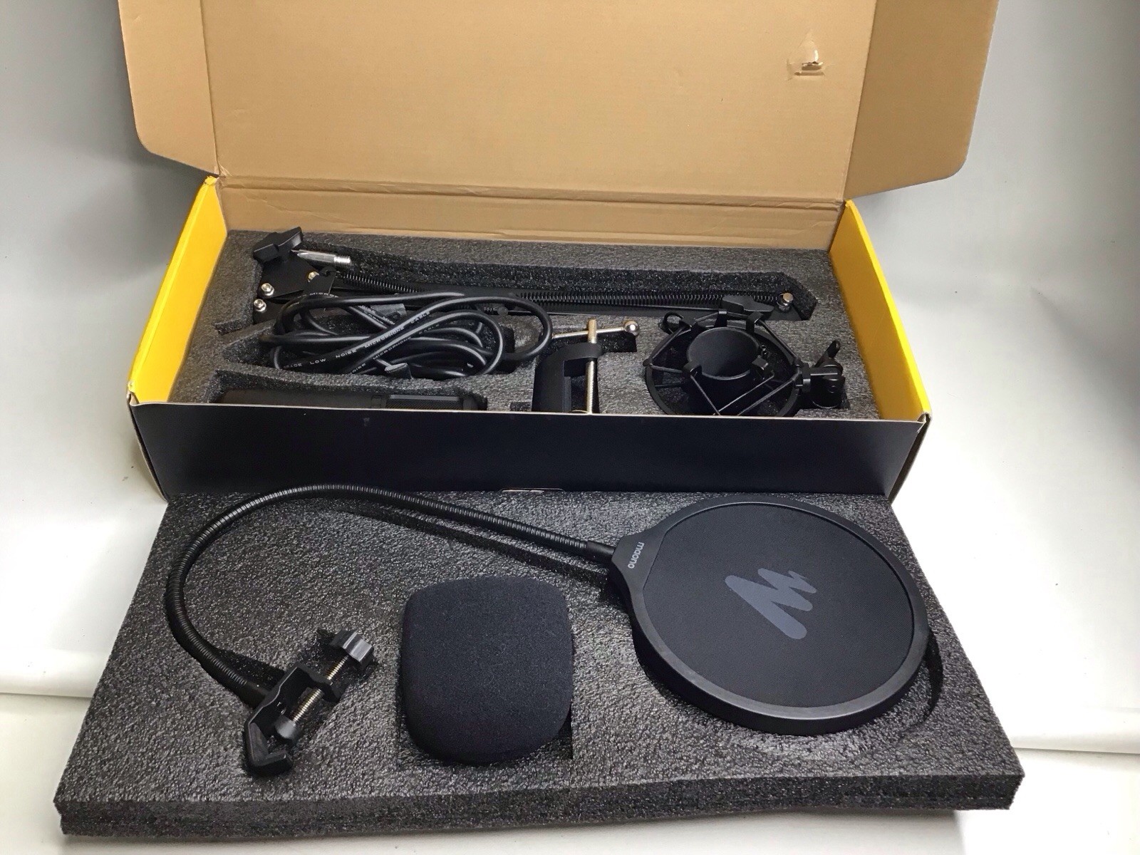 Maono Condenser Studio Microphone Set Professional Audio PM 320 Series NOB
