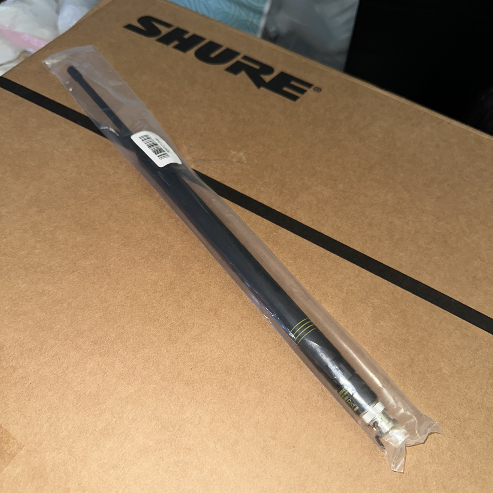 SHURE UA820D NEW ANTENNA 1/2 WAVE OMNIDIRECTIONAL 95S9279 554-590 MHZ
