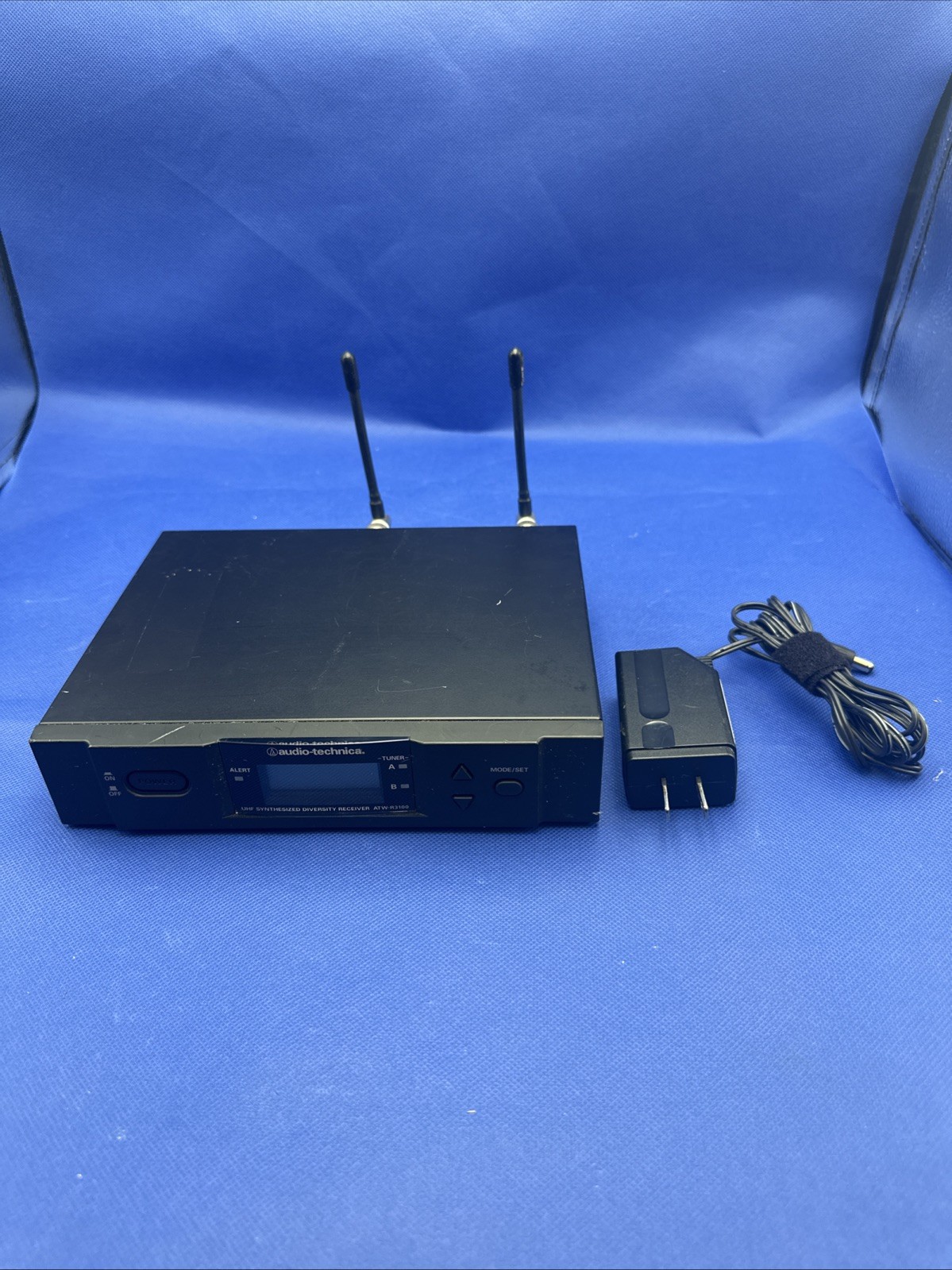Audio Technica ATW-R3100D 3000 Series Wireless Reciever 655-680MHz