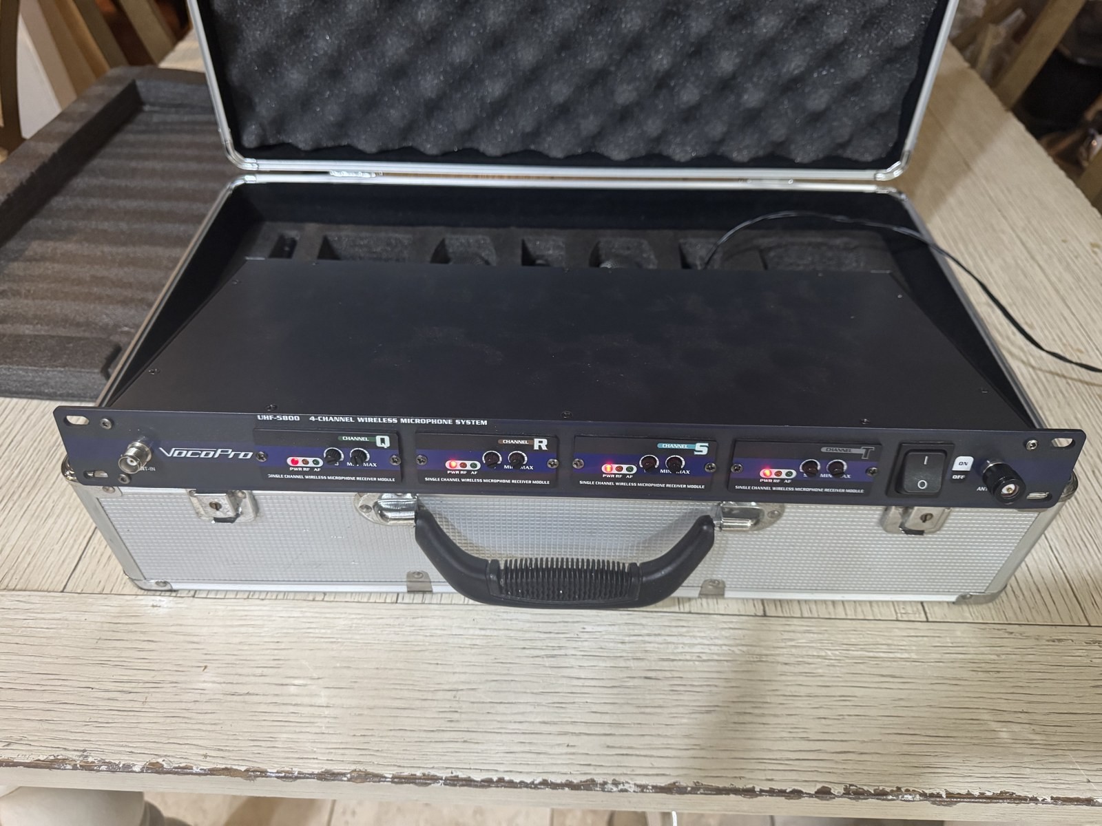 VocoPro UHF-5800 4-Channel Wireless Microphone System w/ Case