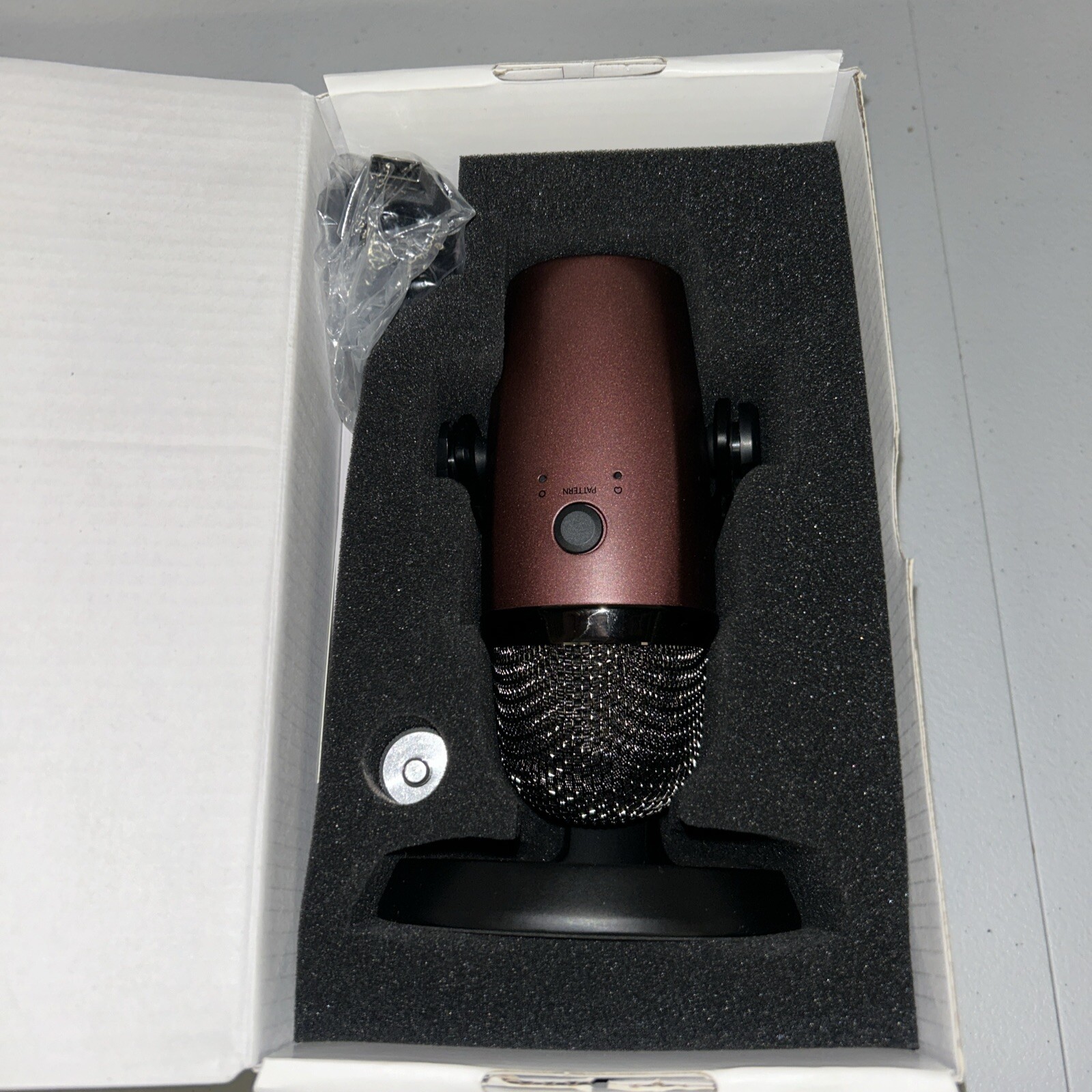 Blue Yeti Nano Premium USB Microphone Music Streaming – Red Onyx