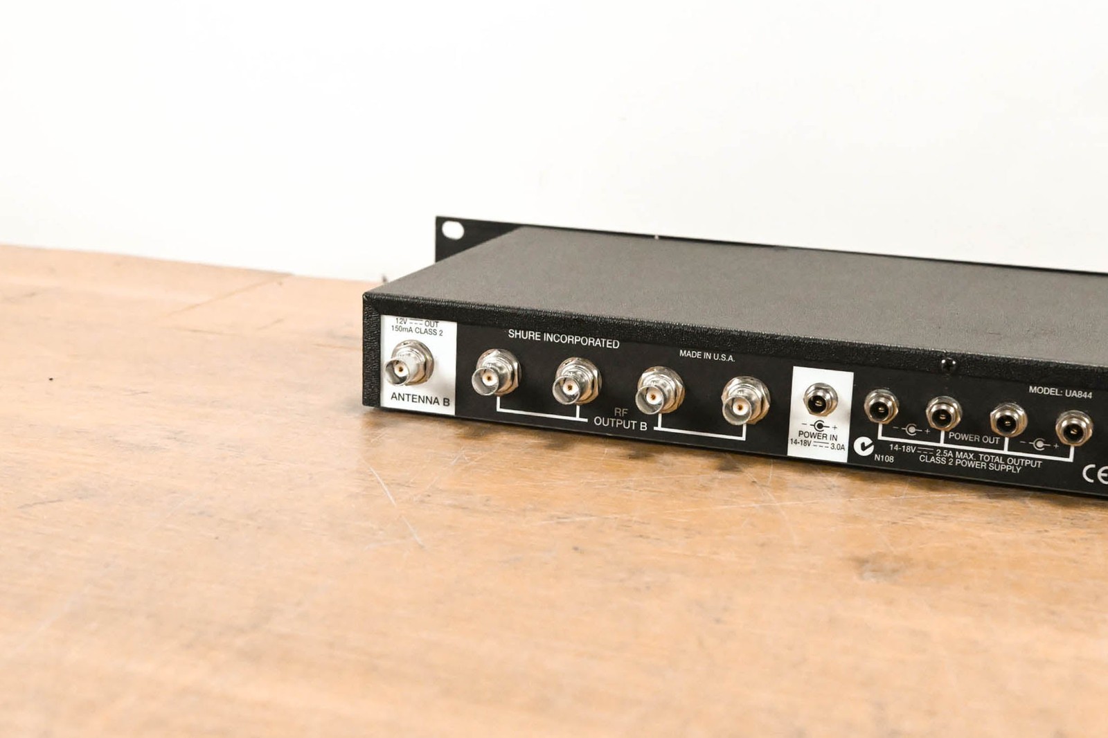 Shure UA844US Wideband UHF Antenna and Power Distributor (NO PSU) CG012R2