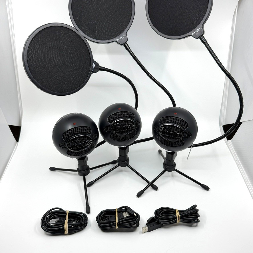 Lot of 3 Blue Snowball Ice USB Microphones with Tripods Cables and Pop Filters