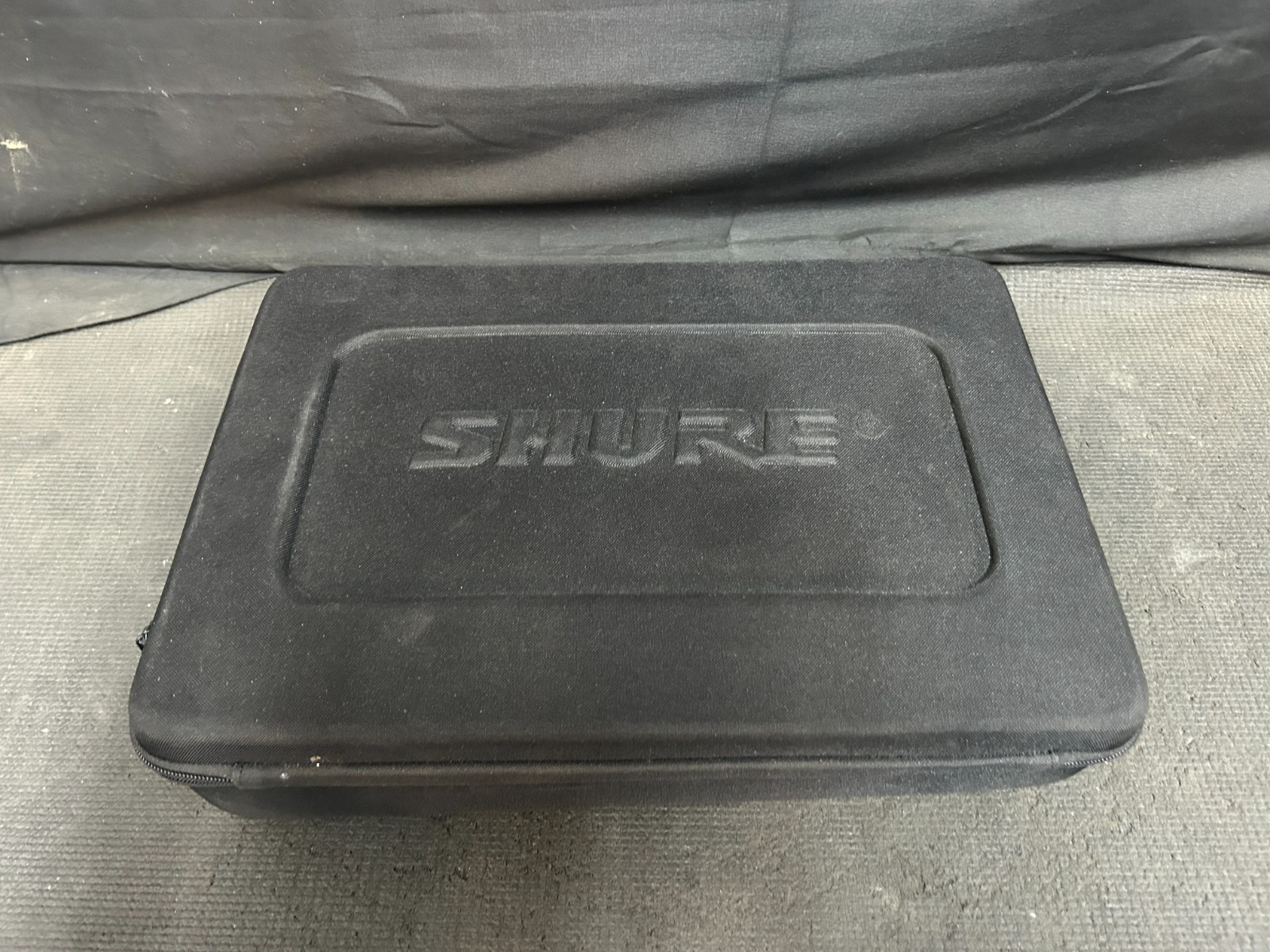 Shure PGXD4 Digital Wireless Receiver X8 Band 902-928 MHz with PGXD1 Transmitter