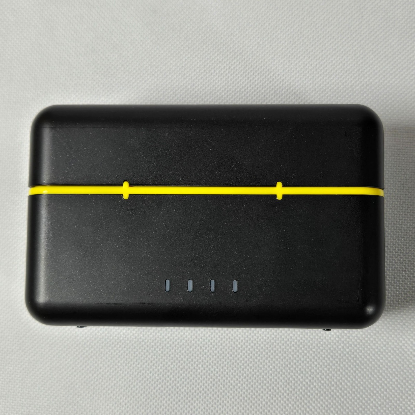 Neewer Wireless Microphone System CM28 Charging Case Dual-Channel Black & Yellow