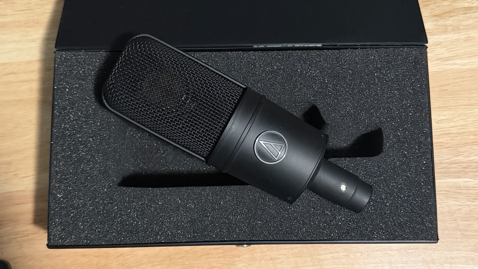Audio-Technica AT4040 Cardioid Condenser Microphone, Large Diaphragm