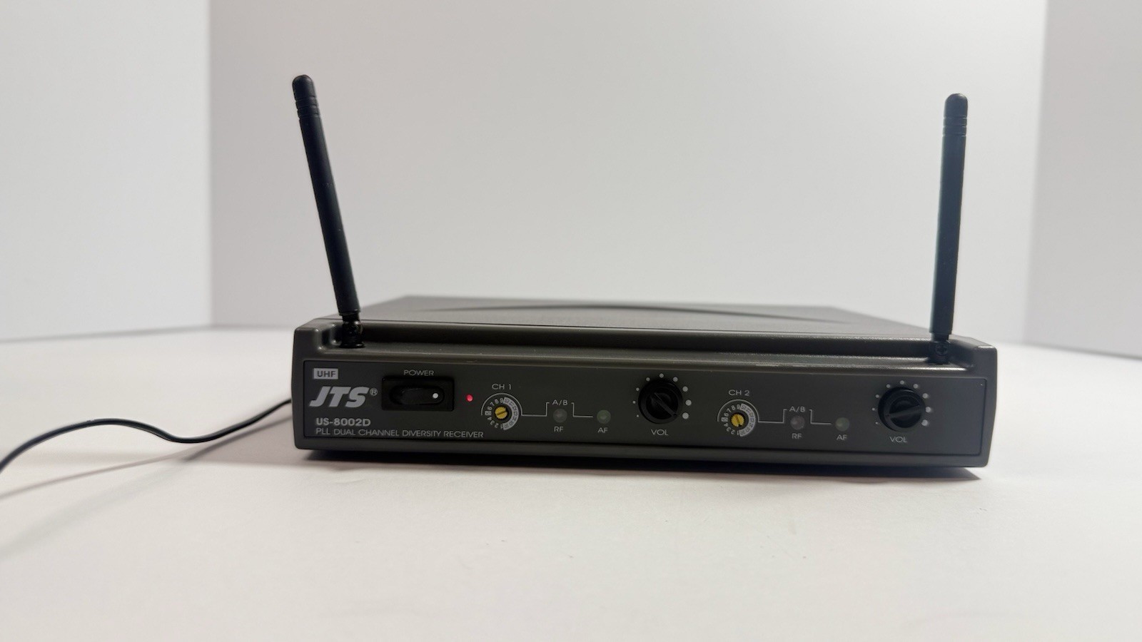 JTS US-8002D UHF PLL Dual Channel Diversity Wireless Receiver. Untested power on