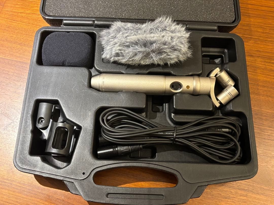 RODE NT4 Stereo Condenser Microphone XLR with Windscreen Hard Case Used